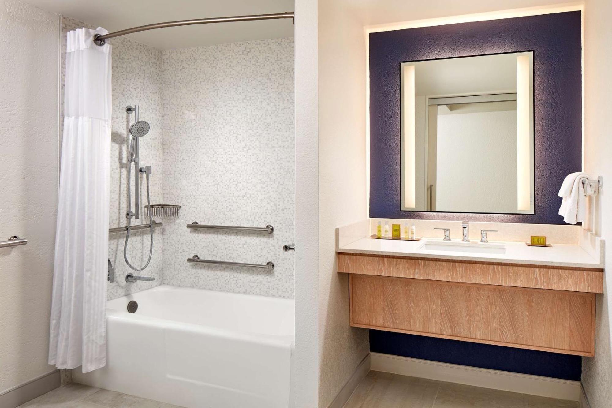 Hotel Mdr Marina Del Rey- A Doubletree By Hilton Los Angeles Bagian luar foto